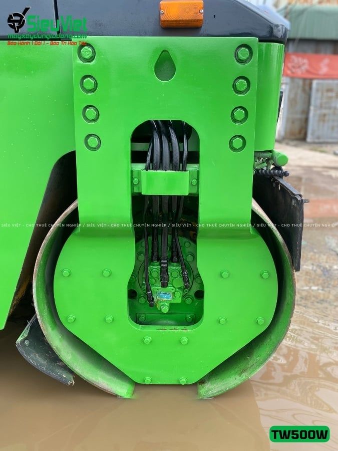 Xe lu rung nhỏ 3.3 tấn Sakai TW500W-1 Nhật Bản (VTW1520854)