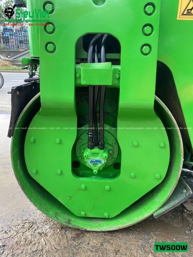 Xe lu rung nhỏ 3.3 tấn Sakai TW500W-1 Nhật Bản (VTW1520854)