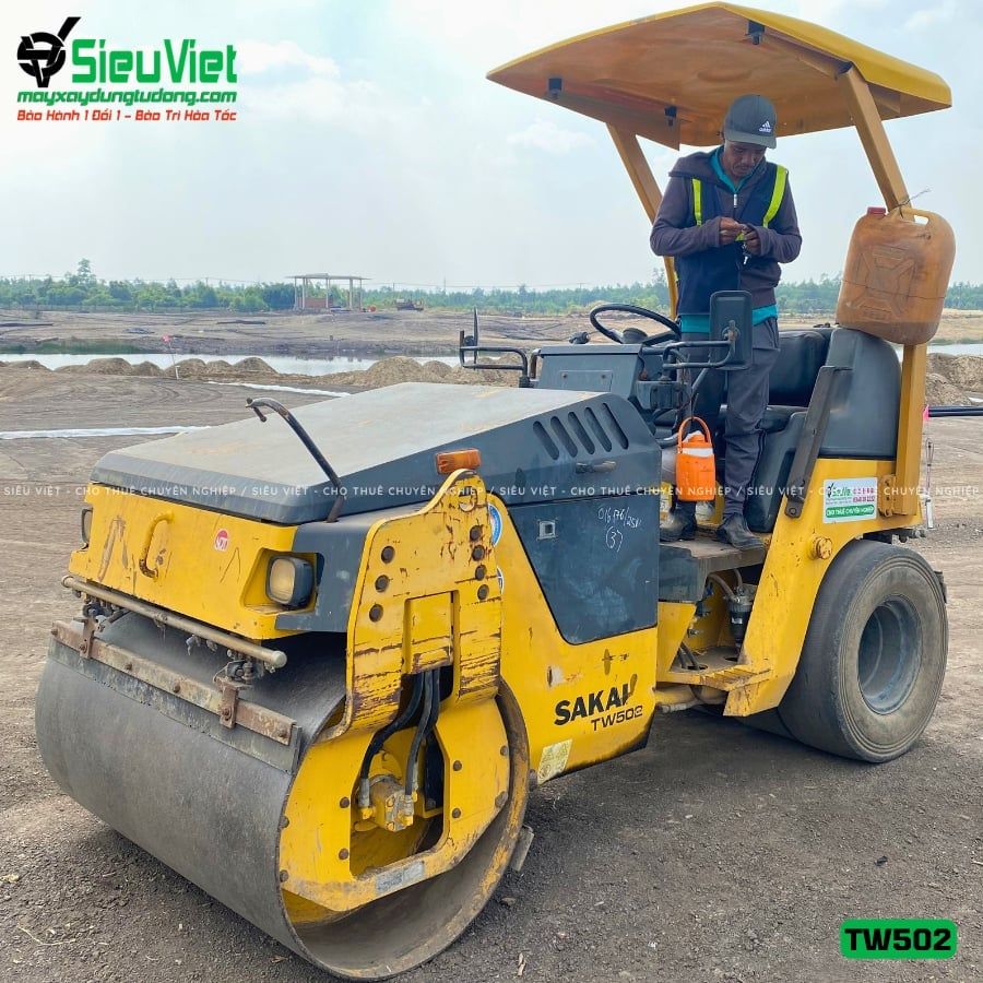 Xe lu rung nhỏ 3.3 tấn Sakai TW502 Nhật Bản (VTW3110251)