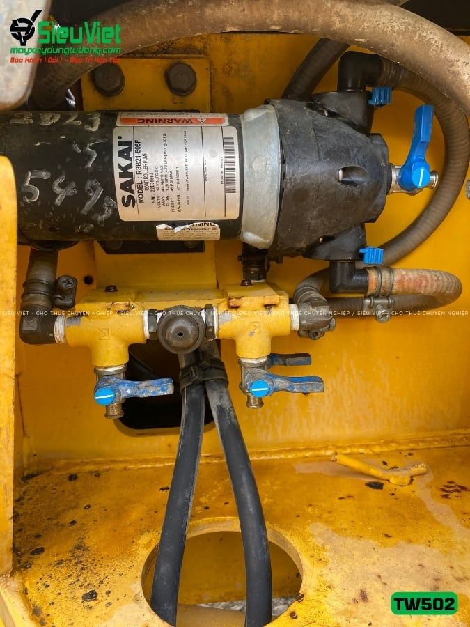 Xe lu rung nhỏ 3.3 tấn Sakai TW502 Nhật Bản (VTW3110251)