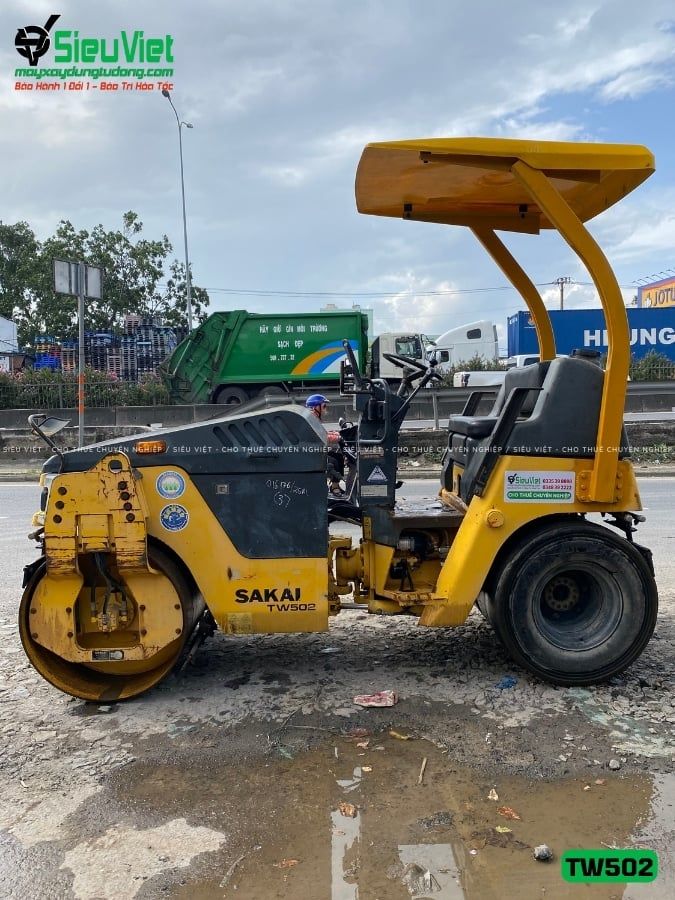 Xe lu rung nhỏ 3.3 tấn Sakai TW502 Nhật Bản (VTW3110251)