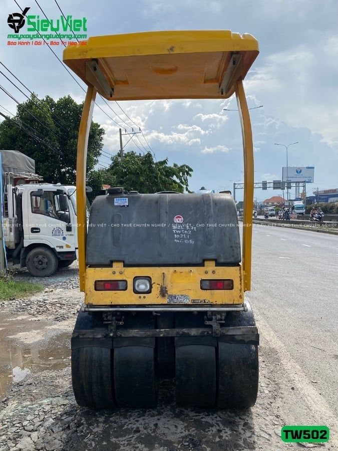 Xe lu rung nhỏ 3.3 tấn Sakai TW502 Nhật Bản (VTW3110251)