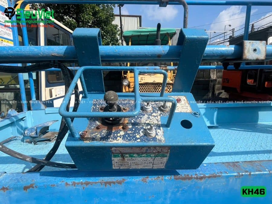 Xe nâng người tải trọng 250Kg, nâng cao 4.6m Smac KH46