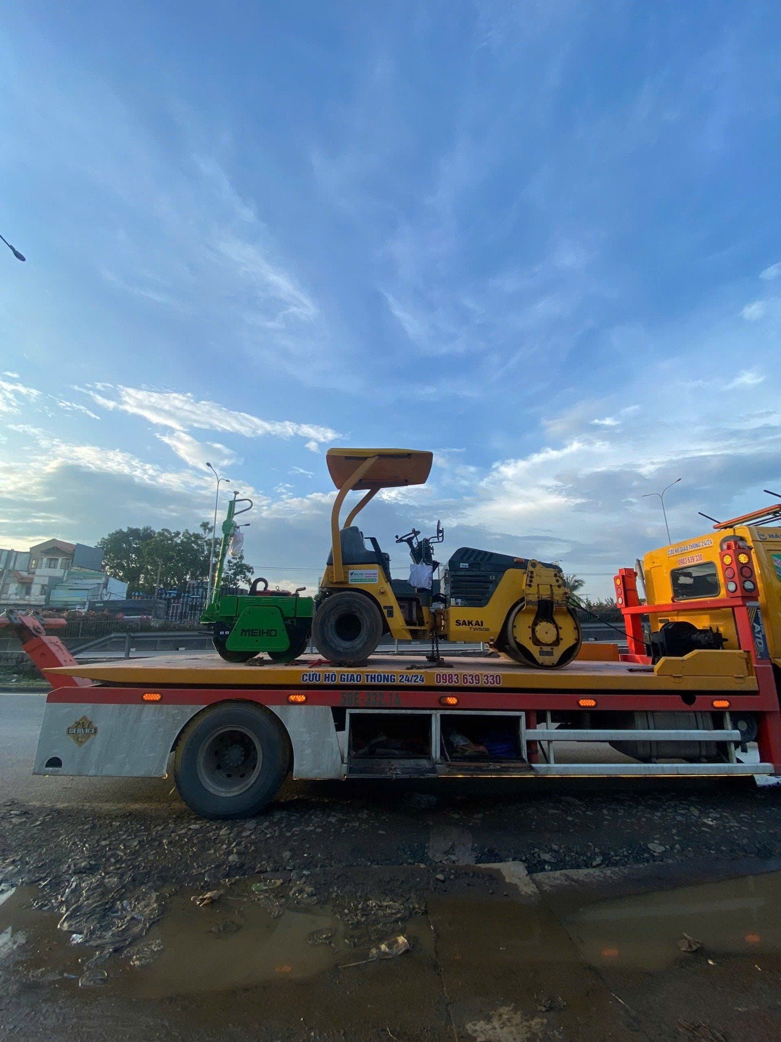 Phí vận chuyển xe cứu hộ - xe kéo 5 tấn - Chuyên kéo xe lu 3-4 tấn