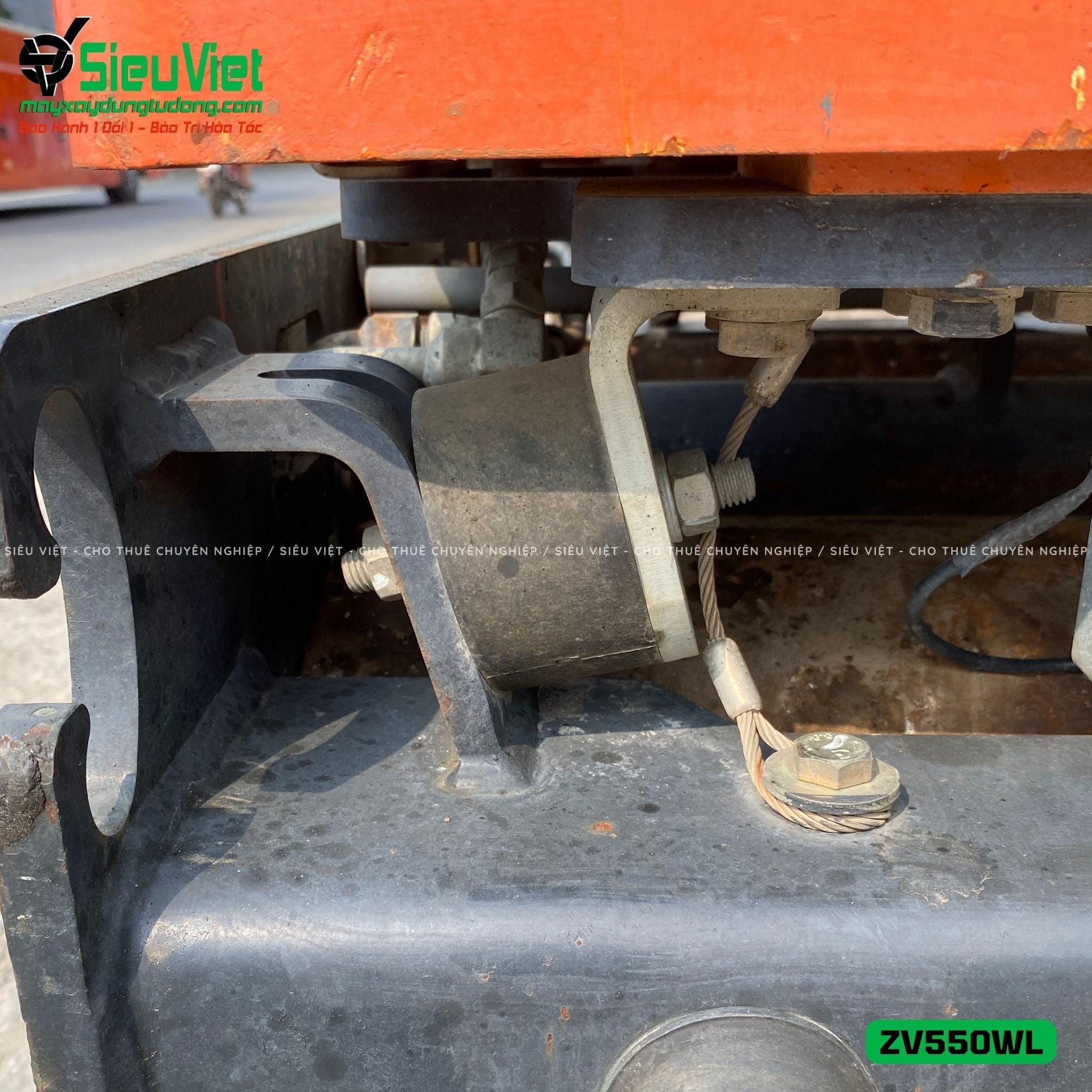 Xe lu rung dắt tay 583Kg Hitachi ZV550WL Nhật Bản (10193)