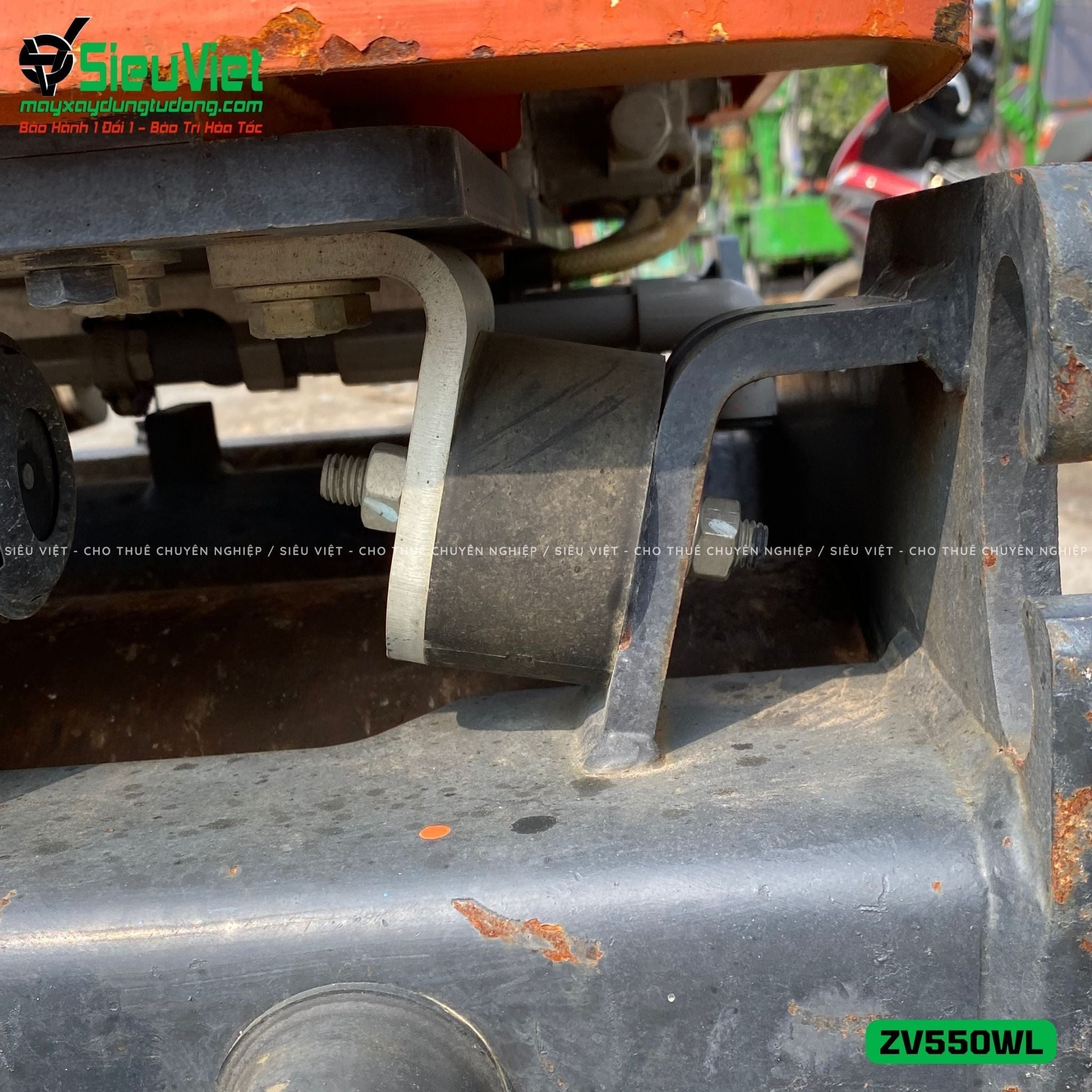 Xe lu rung dắt tay 583Kg Hitachi ZV550WL Nhật Bản (10193)