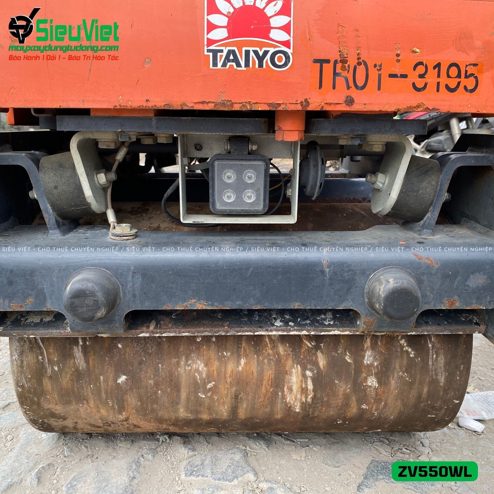 Xe lu rung dắt tay 583Kg Hitachi ZV550WL Nhật Bản (10193)