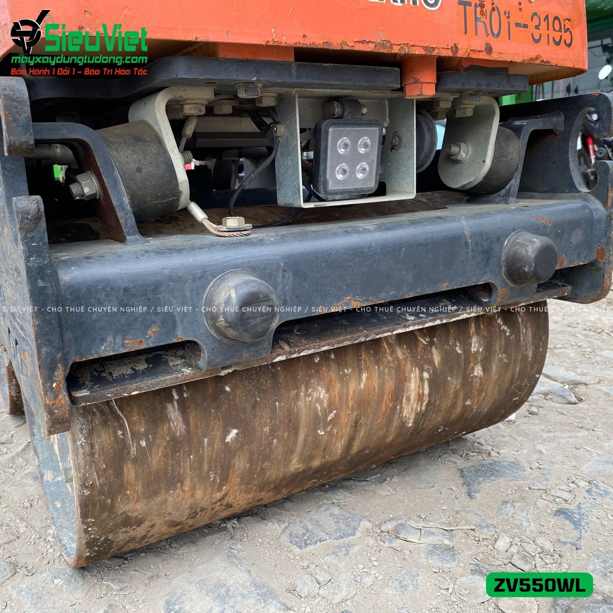 Xe lu rung dắt tay 583Kg Hitachi ZV550WL Nhật Bản (10193)