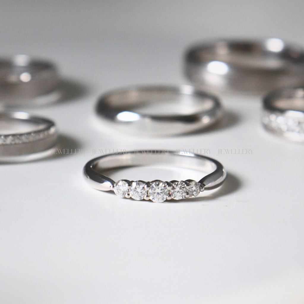Nhẫn cưới vàng 18K giá bao nhiêu?