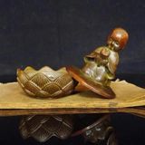  Lư Xông Trầm Bằng Đồng Tạo Hình Chú Tiểu Cầm Đài Sen BKMECN-10309 