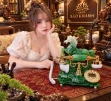  Đồng hồ trưng bày chất liệu ngọc 