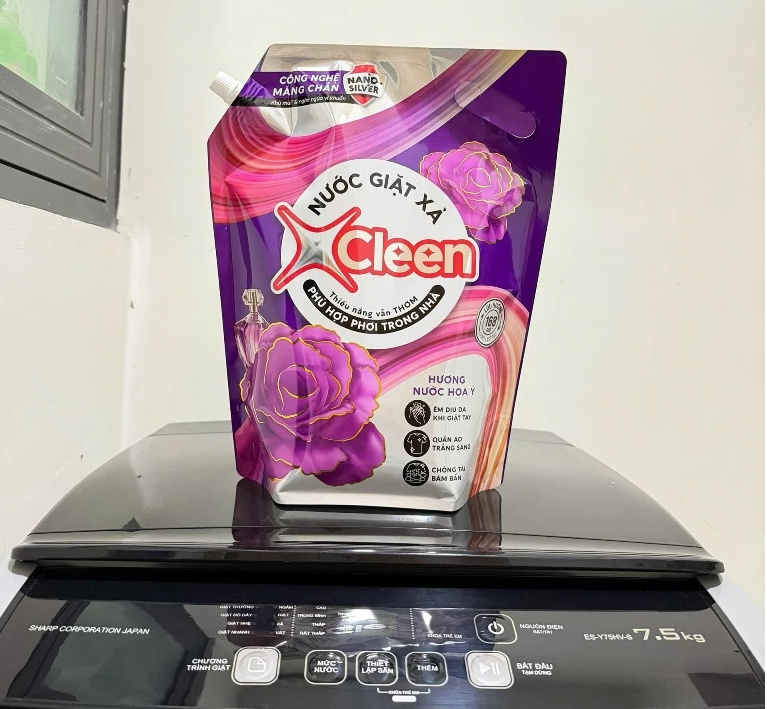  Nước giặt xả Xcleen 2in1 hương nước hoa quyến rũ, ngọt ngào, sạch vượt trội, thiếu nắng vẫn thơm dung tích 2-3.5kg 