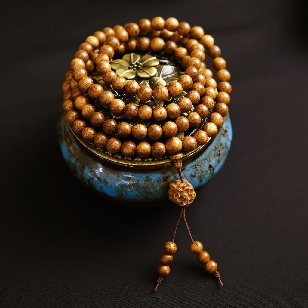  Vòng Trầm hương Như Ý 108 hạt – 8 ly + Charm hoa sen 