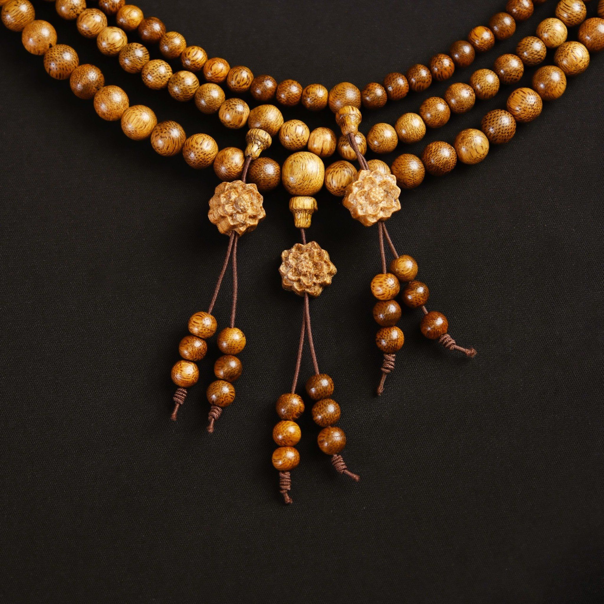  Vòng Trầm hương Như Ý 108 hạt – 6 ly + Charm hoa sen 