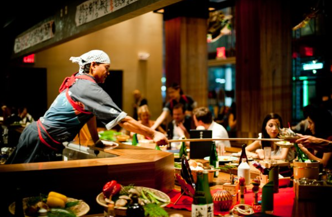  Nhân viên phục vụ quán nhậu 