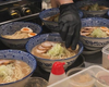  Nhân viên phục vụ nhà hàng mỳ Ramen 