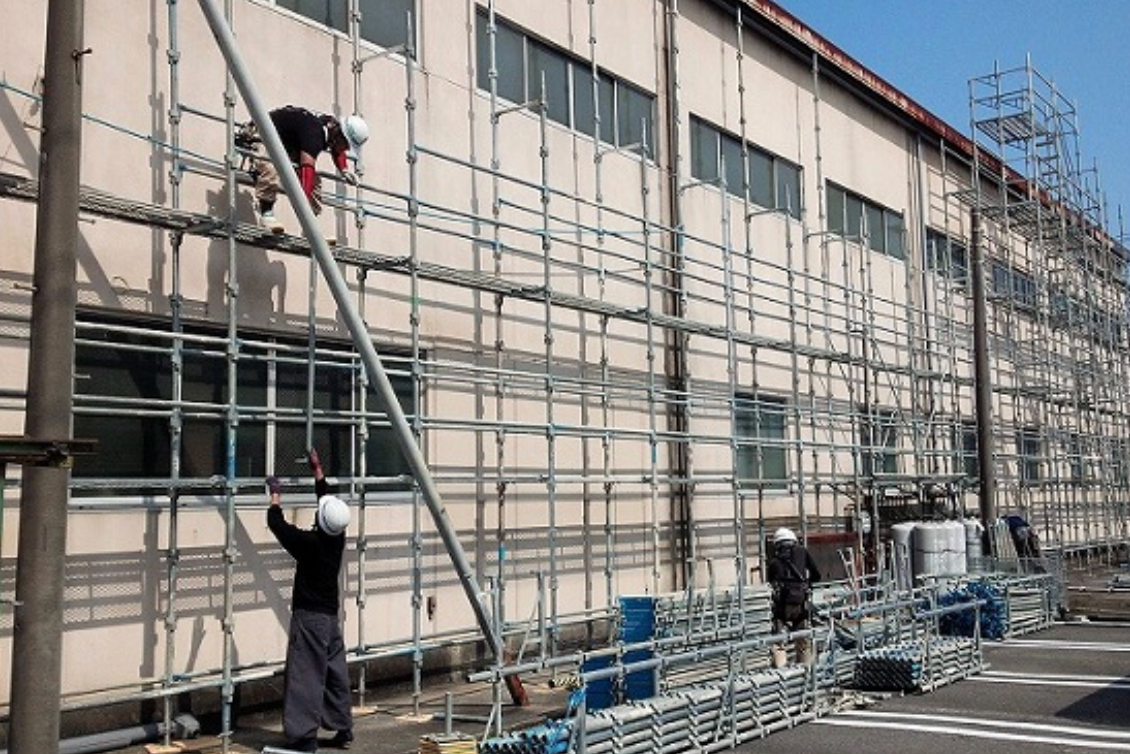  Nhân viên vệ sinh, bảo dưỡng giàn giáo 