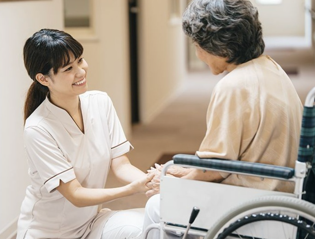  Nhân viên chăm sóc điều dưỡng (Nợ chứng chỉ) 