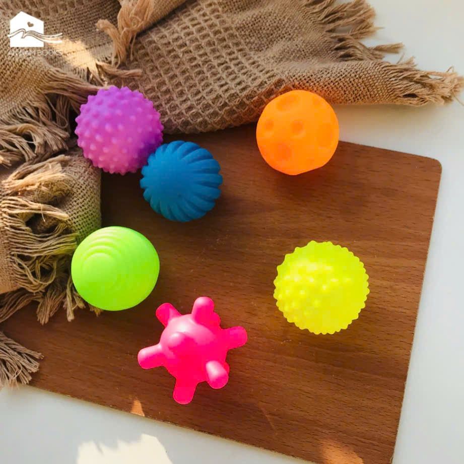  Đồ chơi - Bóng xúc giác giúp phát triển xúc giác, thị giác, thính giác cho bé (Bán lẻ 6 mẫu) 