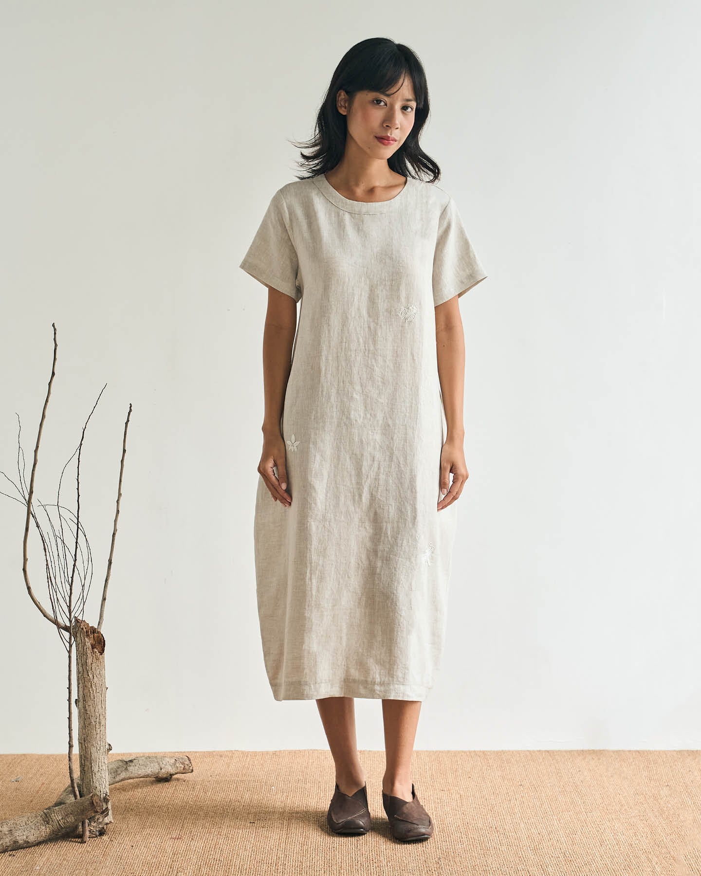  Đầm Linen Côn Trùng tay ngắn 