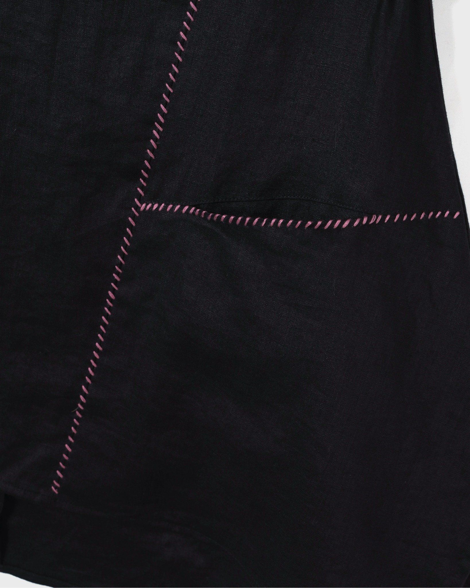 Áo Đắp Linen Sát Nách Thêu Tay-chính diện mặt trước