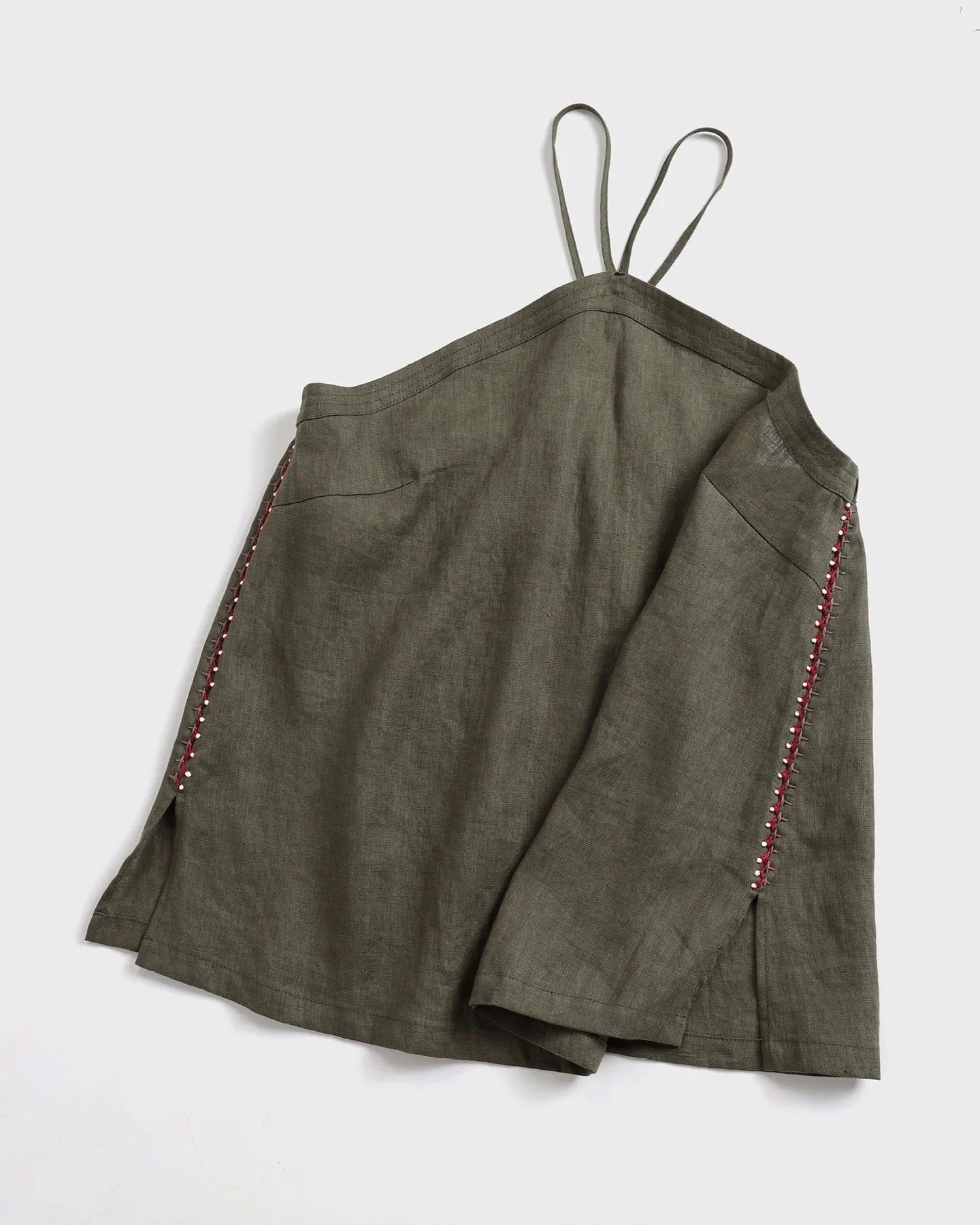 áo dây yếm linen thêu tay dáng a-chính diện mặt trước