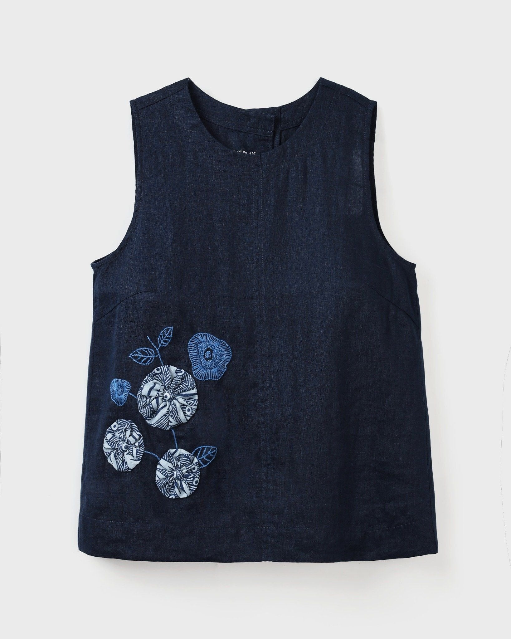 Áo Linen Cẩm Tú Cầu Không Tay Thêu Hoa-chính diện mặt trước