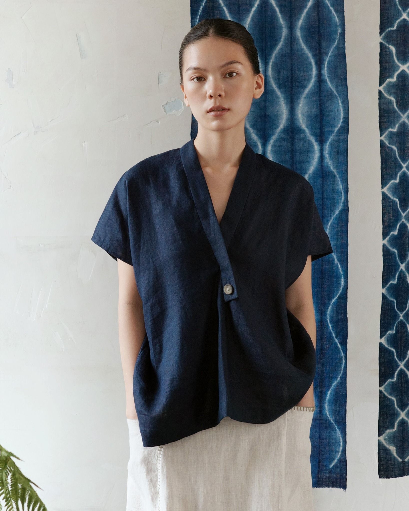 Áo Linen Trăng Non Ôm Nhẹ Dáng Á Đông-chính diện mặt trước
