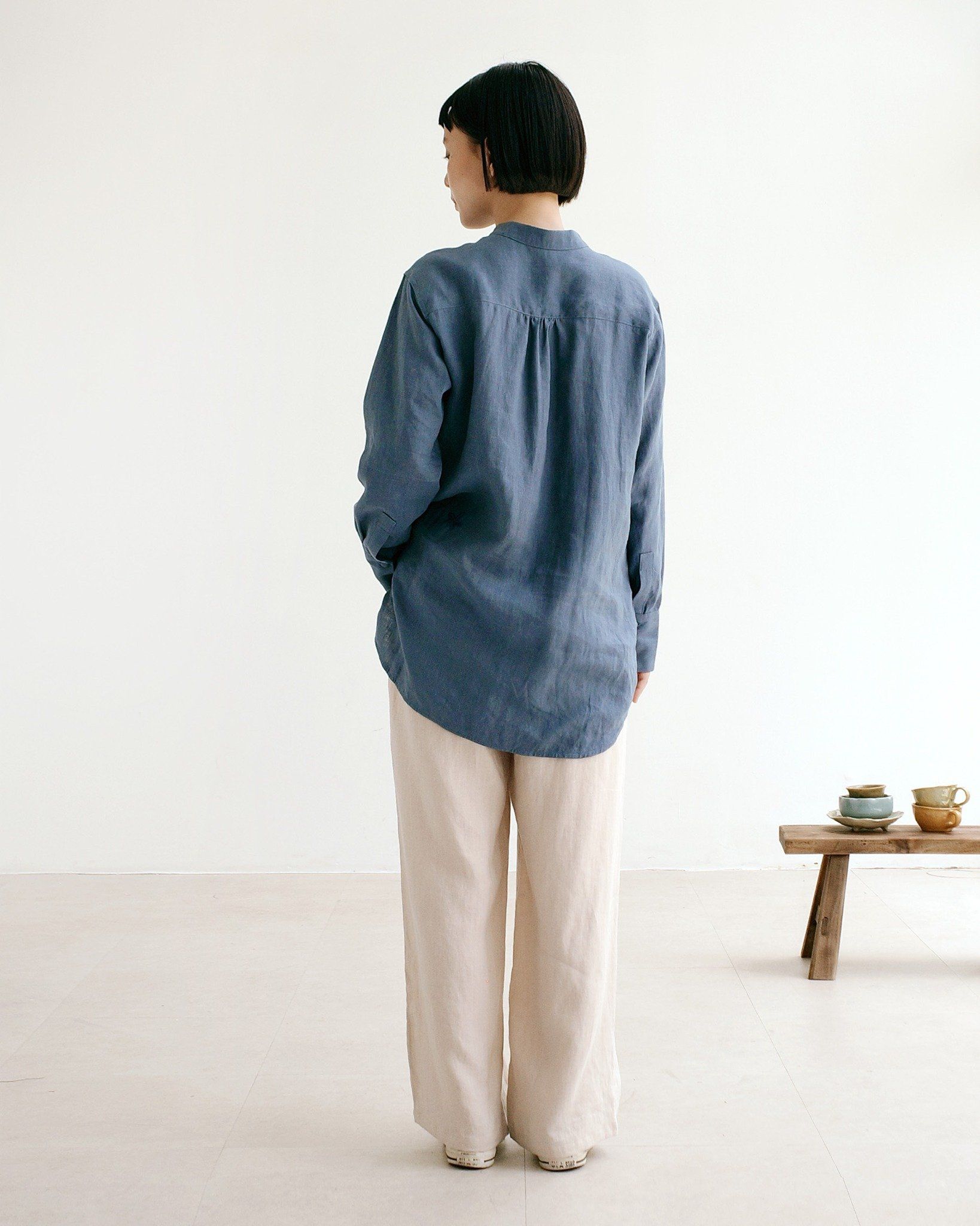 sơ mi côn trùng linen dài tay cổ trụ - chính diện mặt trước
