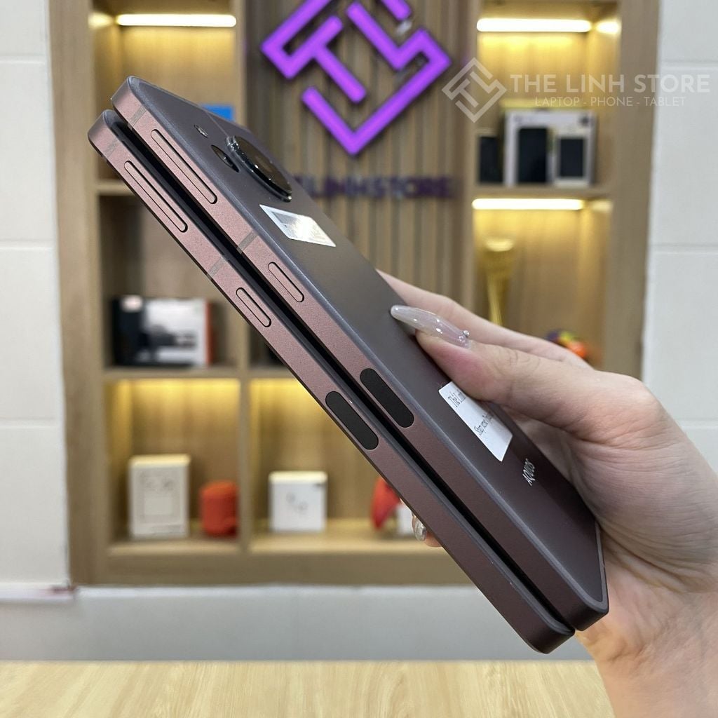 Điện thoại Sharp Aquos Sense 7 Plus màn IGZO OLED 120Hz - Snapdragon 695 5G