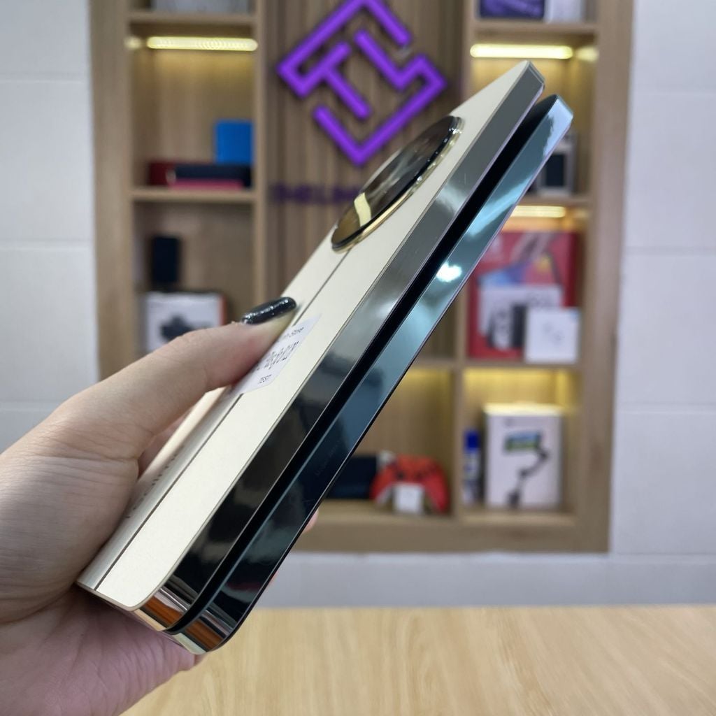 Điện thoại Realme 12 Plus 5G Dimensity 7050 - Màn AMOLED 120Hz