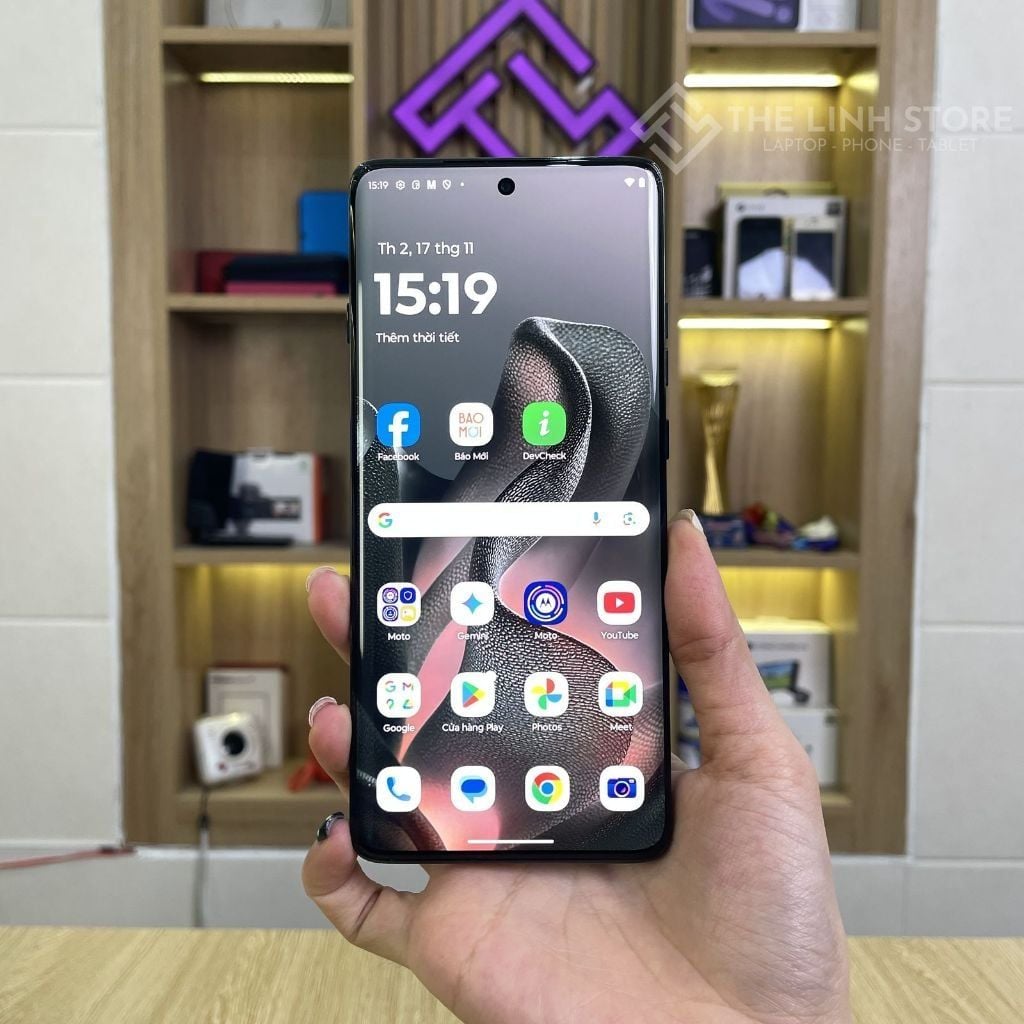Điện thoại Motorola Moto Edge (2025) XT2519 - Dimensity 7400 Ultra Màn P-OLED 120Hz