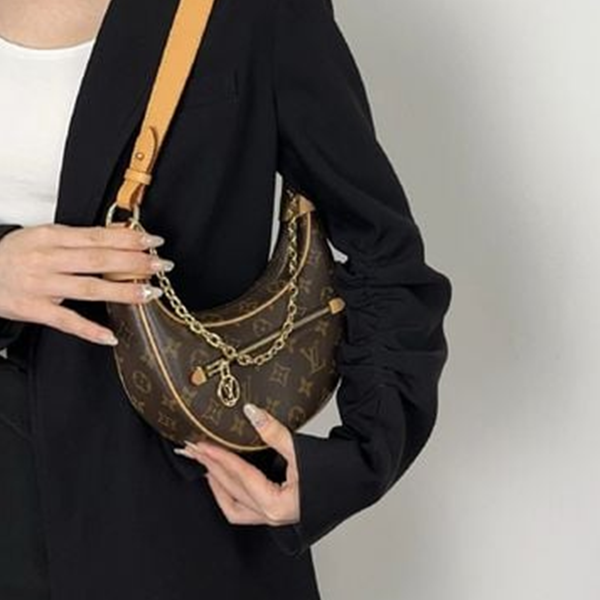 TN146  Túi Nữ Louis Vuitton Size: 22x12x7cm