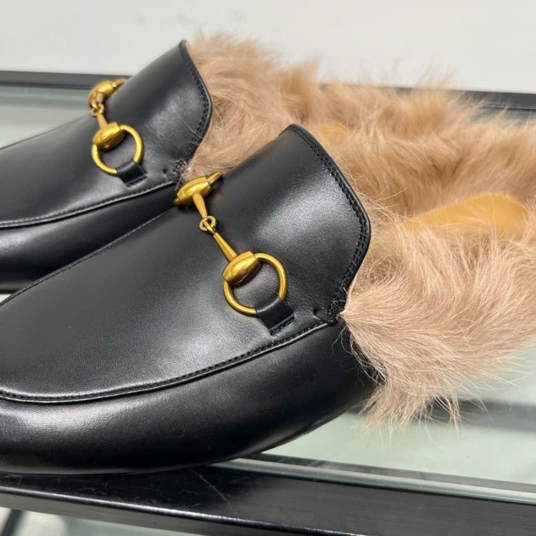 Slippers, Sục da Gucci Princetown với logo Double G và lông thú
