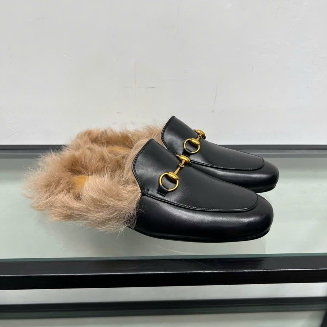 Slippers, Sục da Gucci Princetown với logo Double G và lông thú