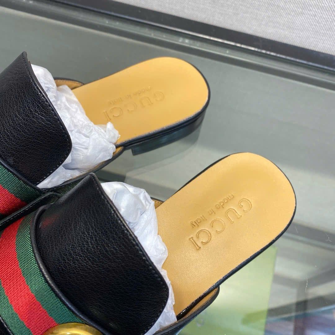 Slippers, Sục da Gucci Princetown với logo Double