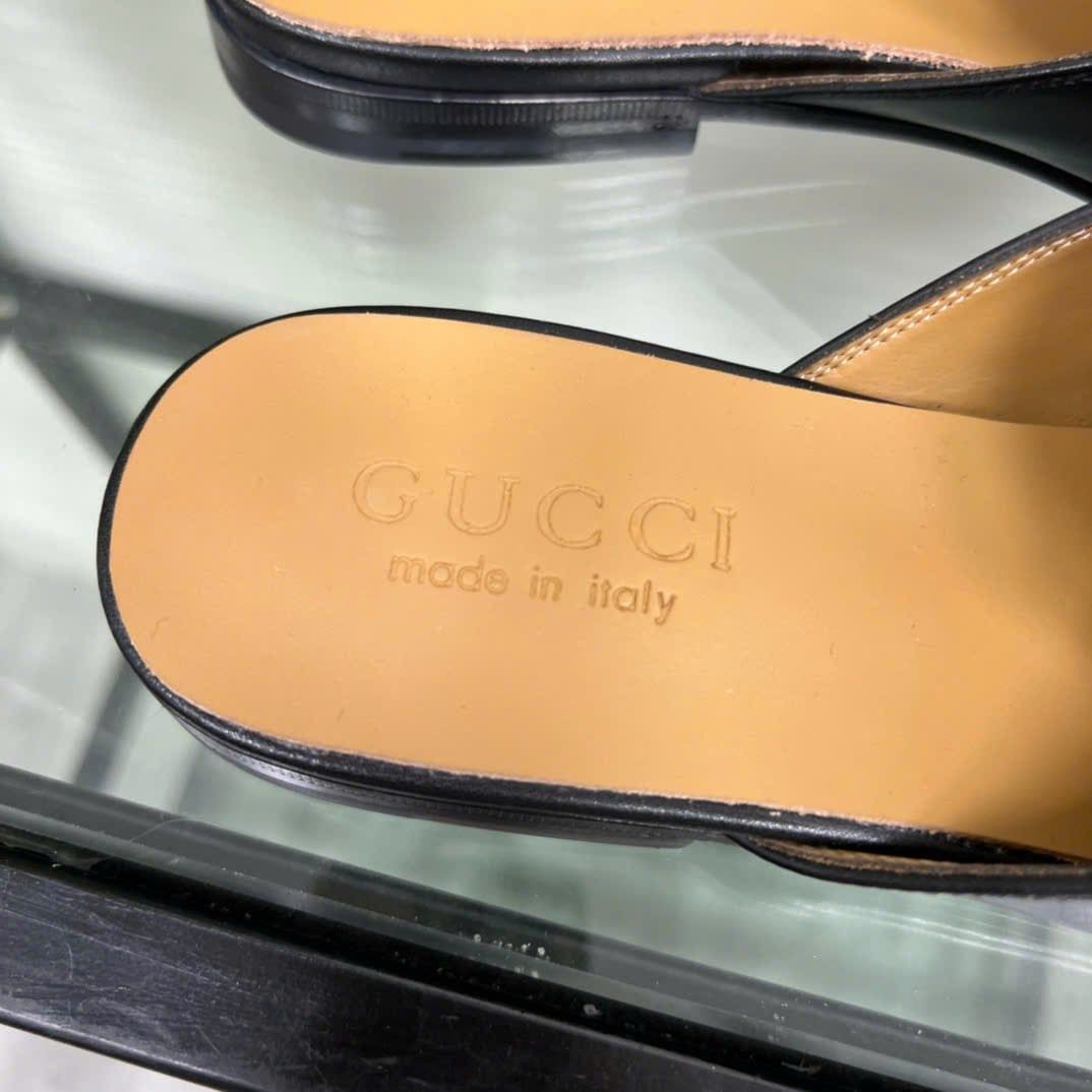 Slippers, Sục da thêu hình rắn hiệu Gucci Princetown