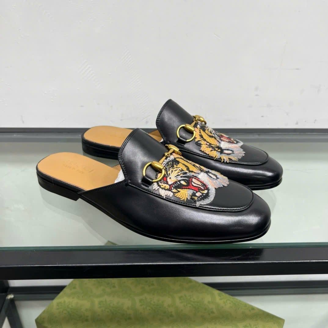 Slippers, Sục da thêu hình hổ hiệu Gucci Princetown