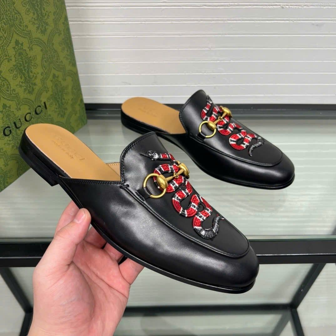 Slippers, Sục da thêu hình rắn hiệu Gucci Princetown