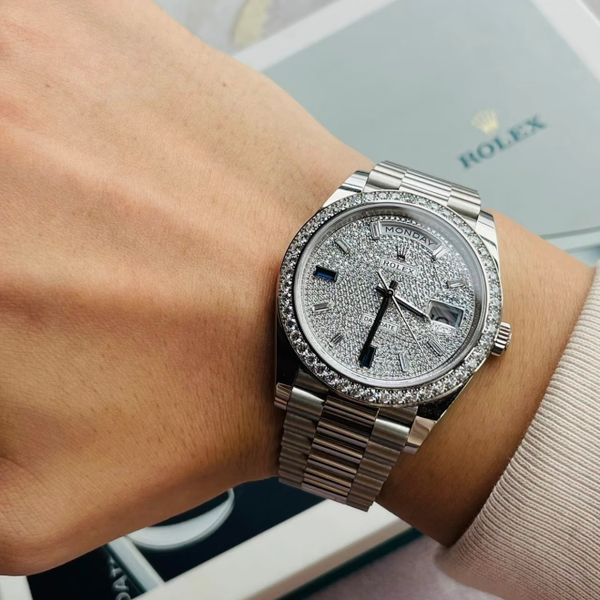 Rolex Day-Date 40mm nạm kim cương hoàn toàn