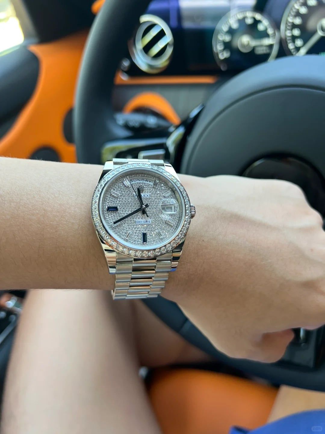 Rolex Day-Date 40mm nạm kim cương hoàn toàn