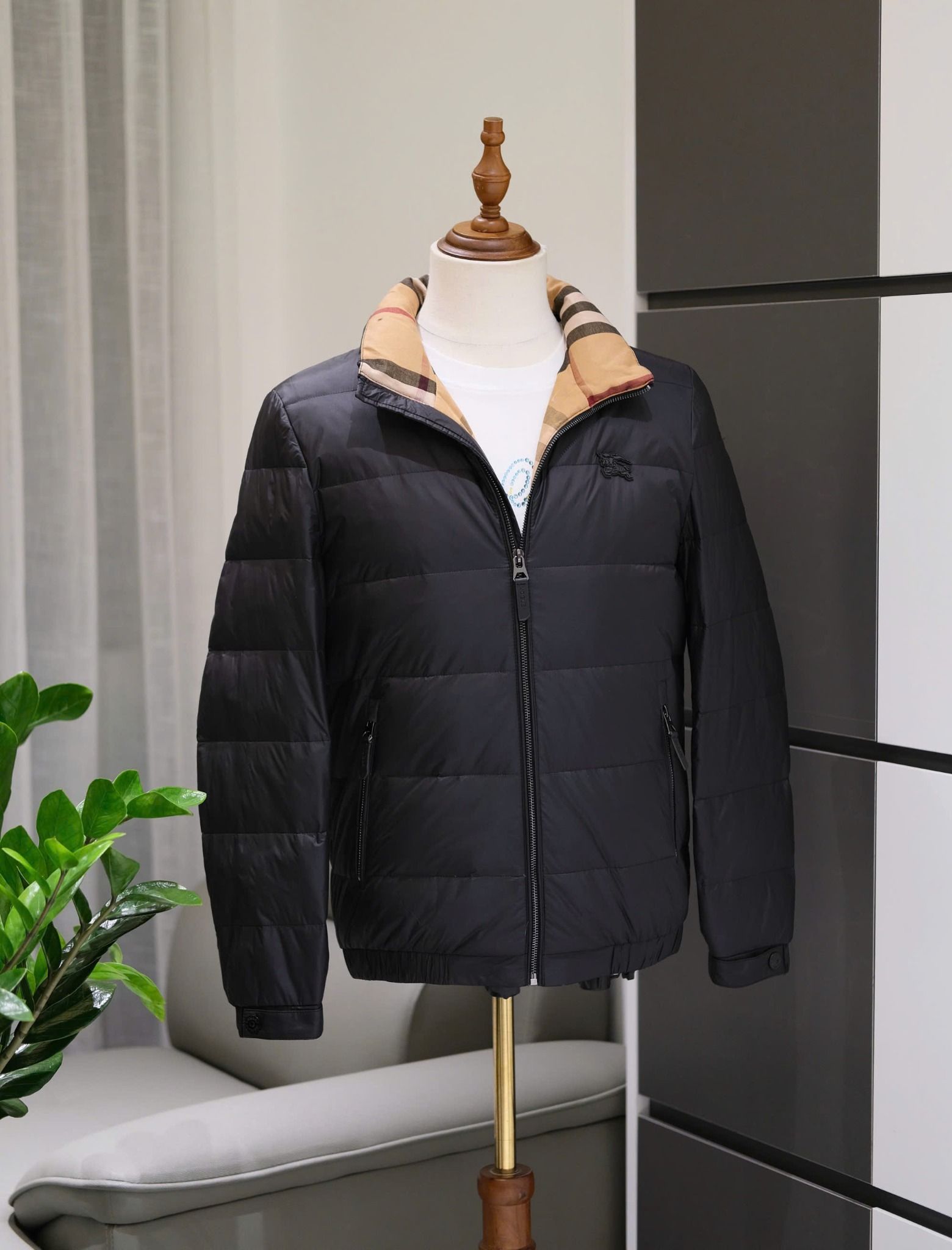 Áo khoác phao Burberry cổ Check