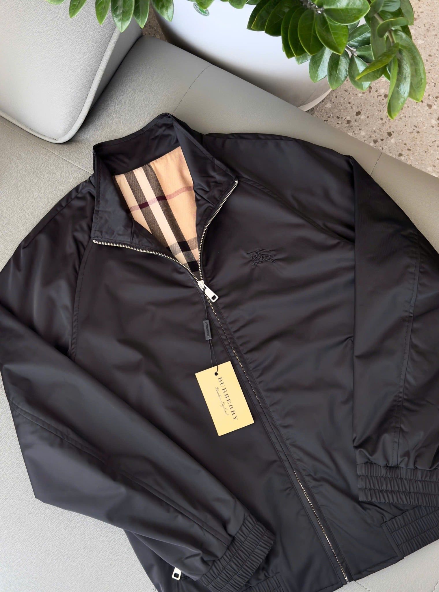 Áo khoác gió Burberry
