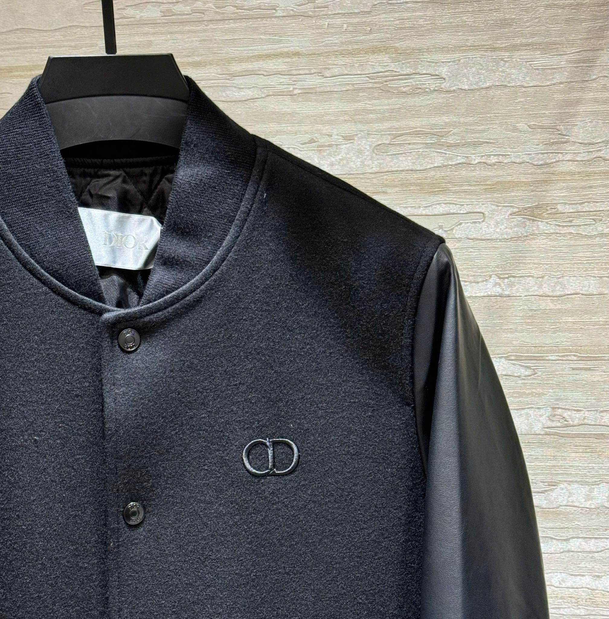 Áo khoác CD Icon Varsity da bò màu đen