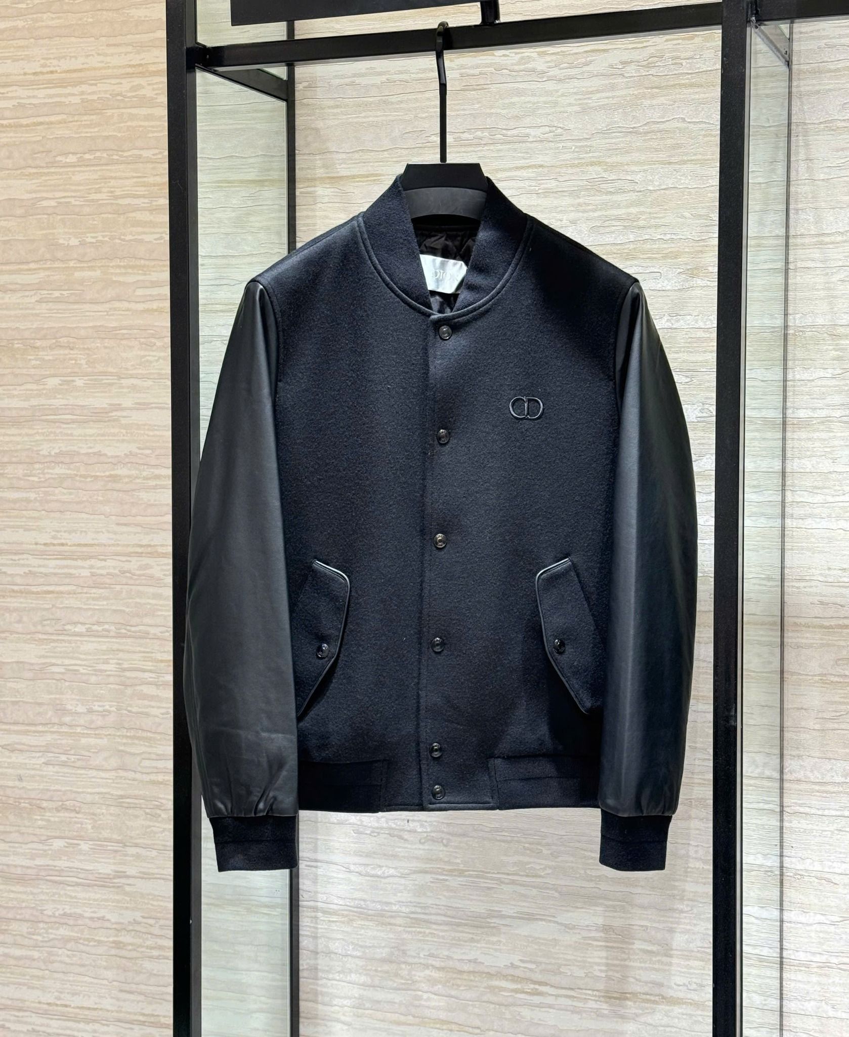 Áo khoác CD Icon Varsity da bò màu đen