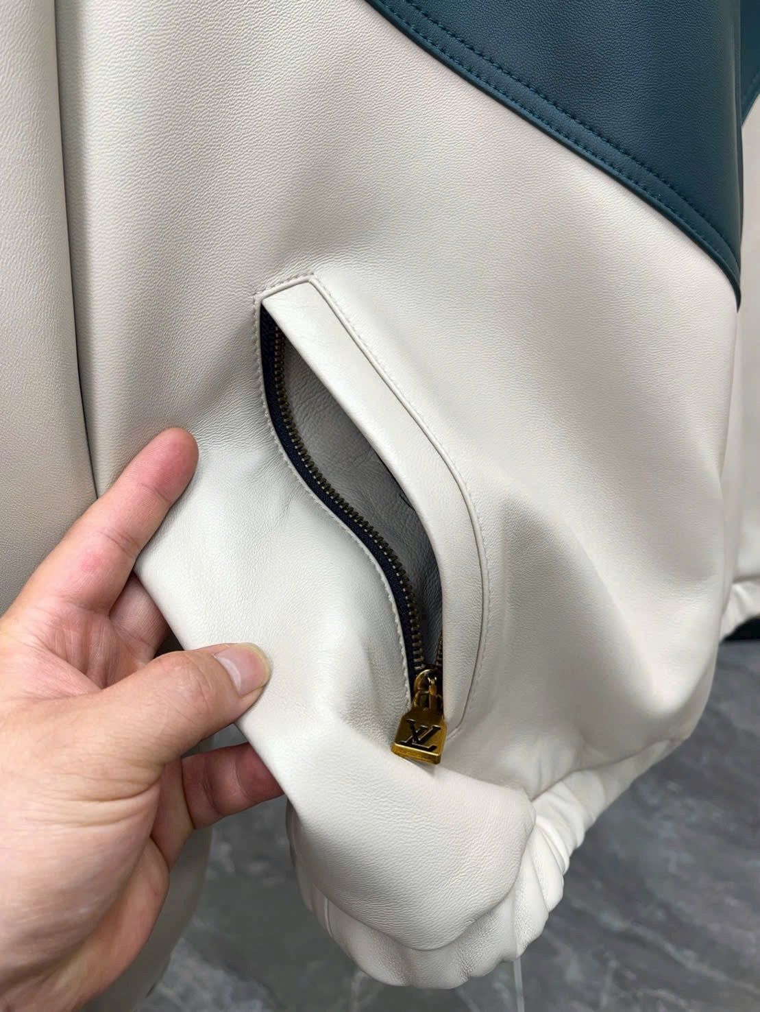 Áo khoác thể thao Louis Vuitton Graphic Leather Mix