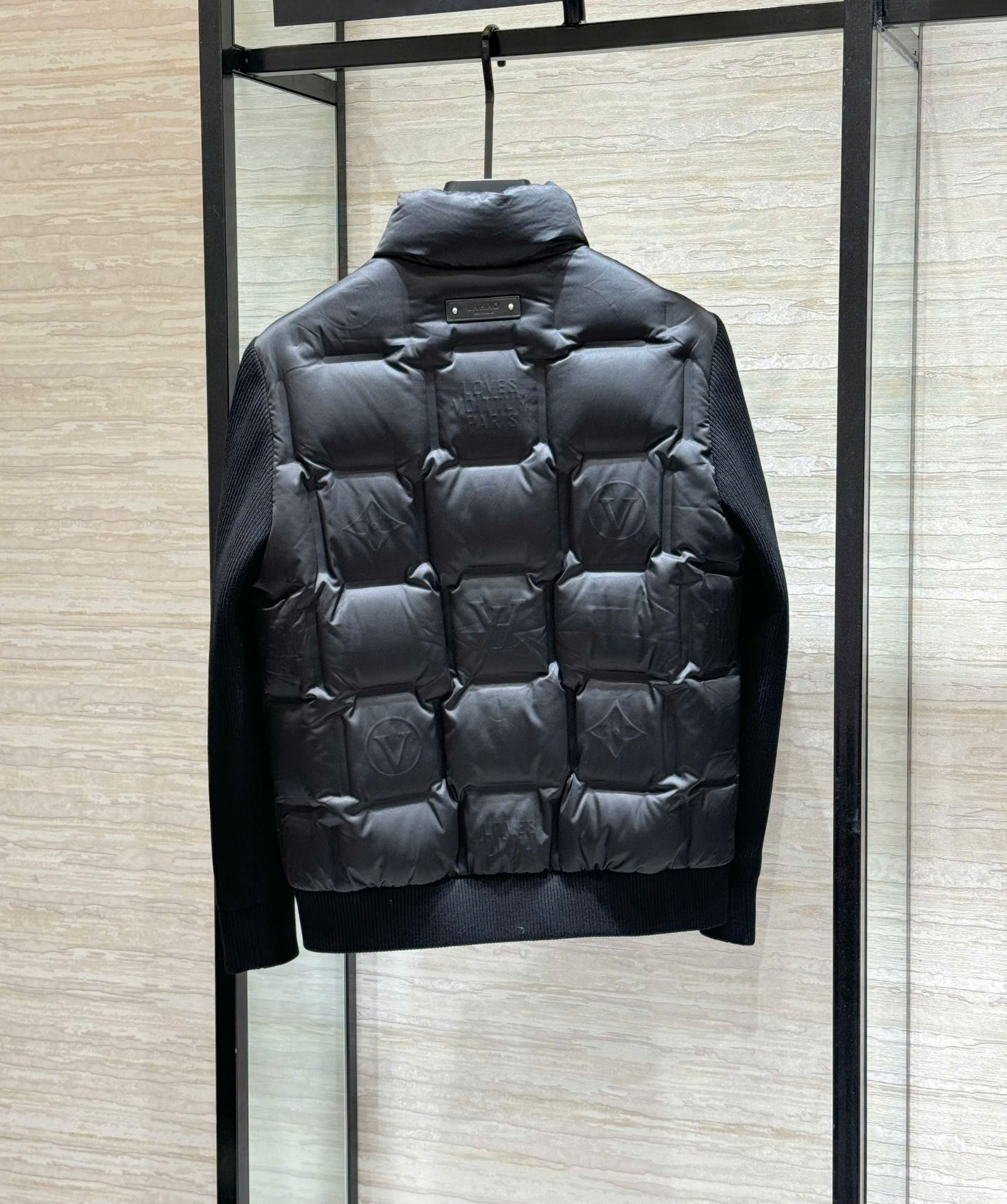 Áo Phao Louis Vuitton Tay Len Cao Cấp