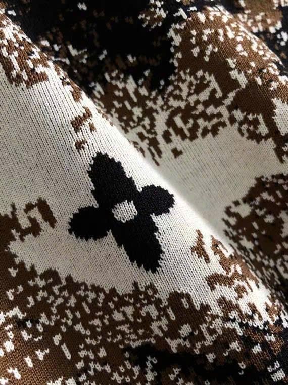 Áo khoác Monogram nghệ thuật của Louis Vuitton