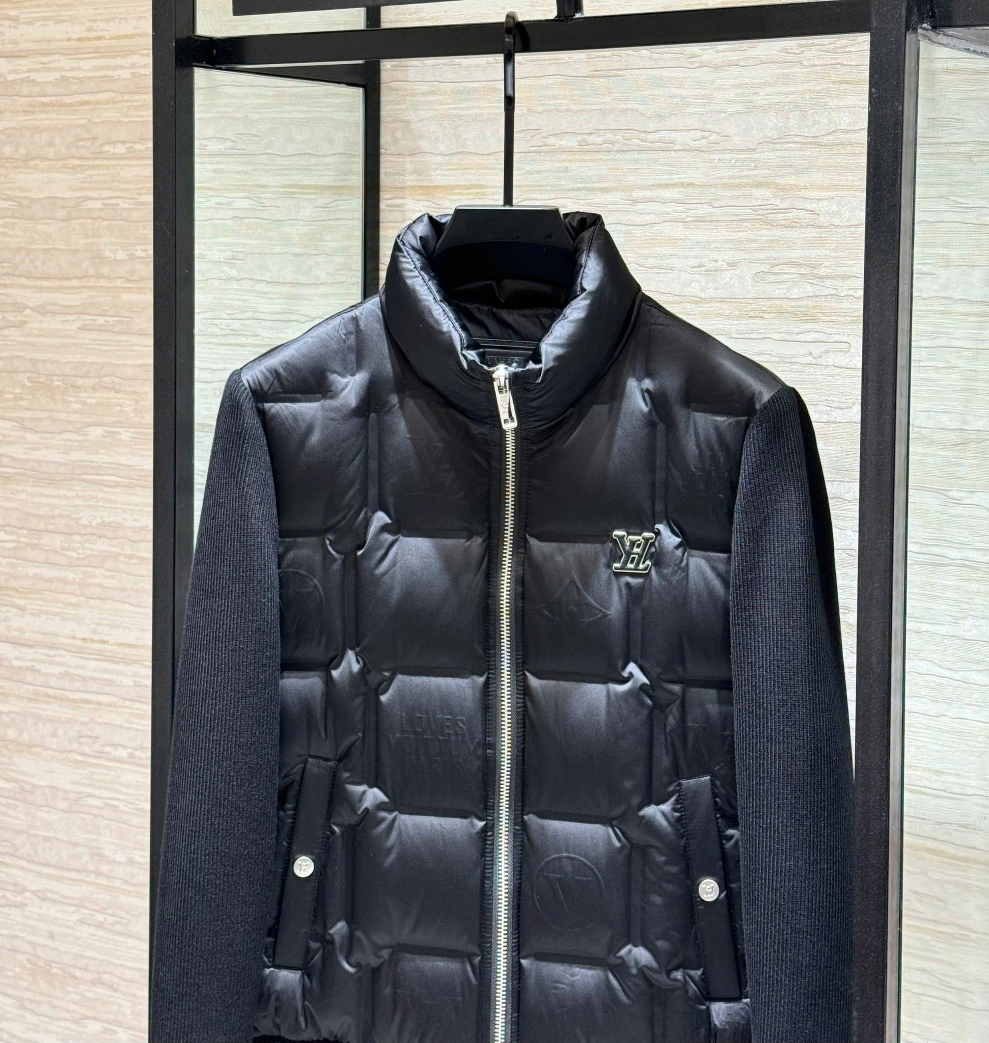 Áo Phao Louis Vuitton Tay Len Cao Cấp