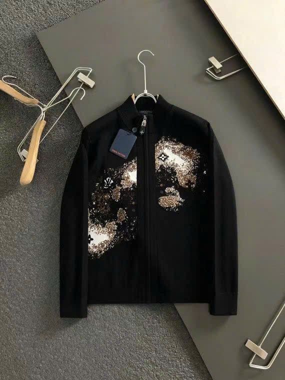 Áo khoác Monogram nghệ thuật của Louis Vuitton